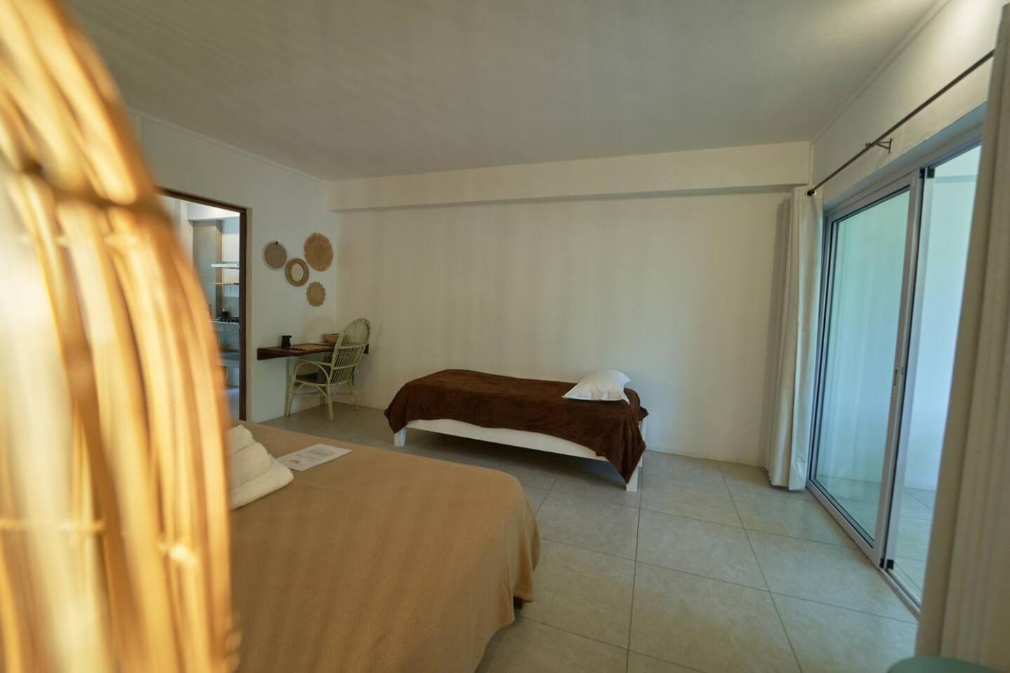 Loukaz -Entire Rental Units W Panoramic Rooftop Coteau Raffin Exterior photo