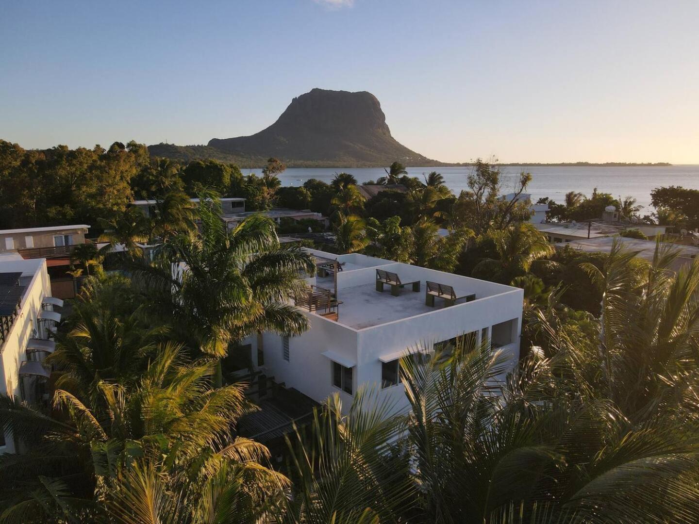 Loukaz -Entire Rental Units W Panoramic Rooftop Coteau Raffin Exterior photo